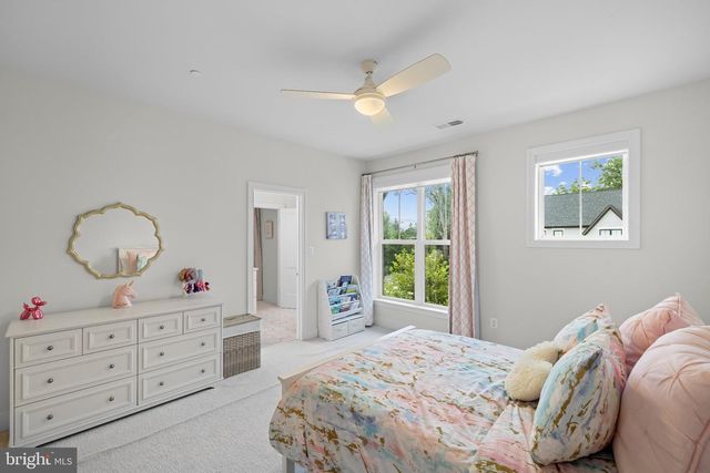 9501 WILDOAK DR, Bethesda, MD 20814