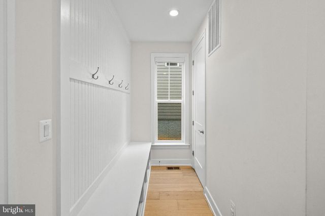 9501 WILDOAK DR, Bethesda, MD 20814
