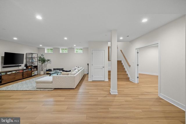 9501 WILDOAK DR, Bethesda, MD 20814