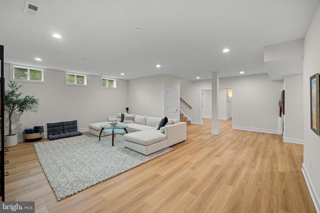 9501 WILDOAK DR, Bethesda, MD 20814