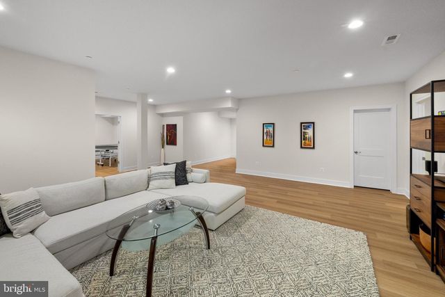 9501 WILDOAK DR, Bethesda, MD 20814