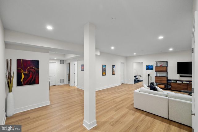 9501 WILDOAK DR, Bethesda, MD 20814