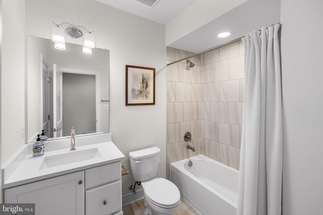 9501 WILDOAK DR, Bethesda, MD 20814
