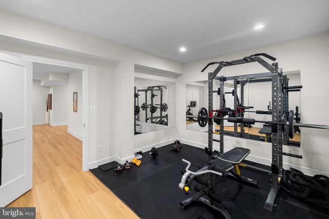 9501 WILDOAK DR, Bethesda, MD 20814