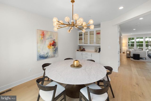 9501 WILDOAK DR, Bethesda, MD 20814