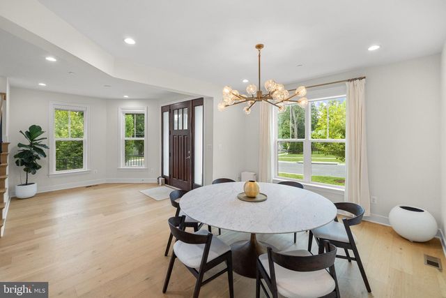 9501 WILDOAK DR, Bethesda, MD 20814