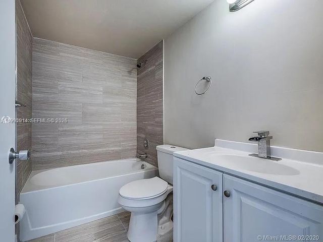 8240 SW 210th St 319, Cutler Bay, FL 33189