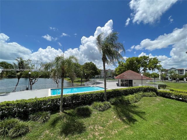 8240 SW 210th St 319, Cutler Bay, FL 33189