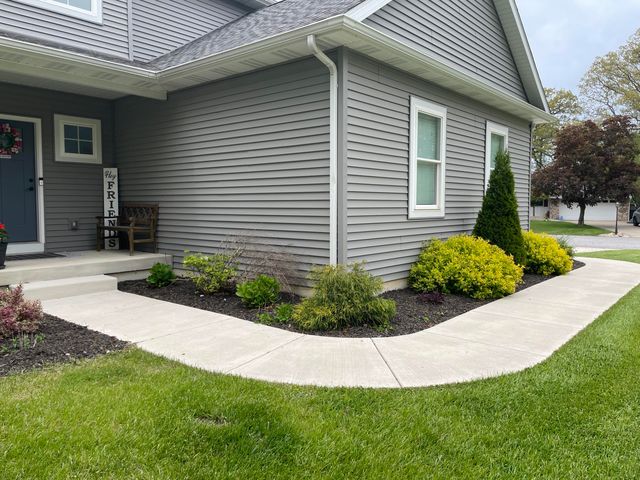 1957 Hickory Drive, Hobart, IN 46342