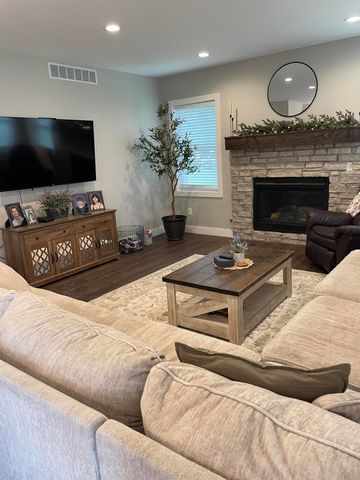 1957 Hickory Drive, Hobart, IN 46342