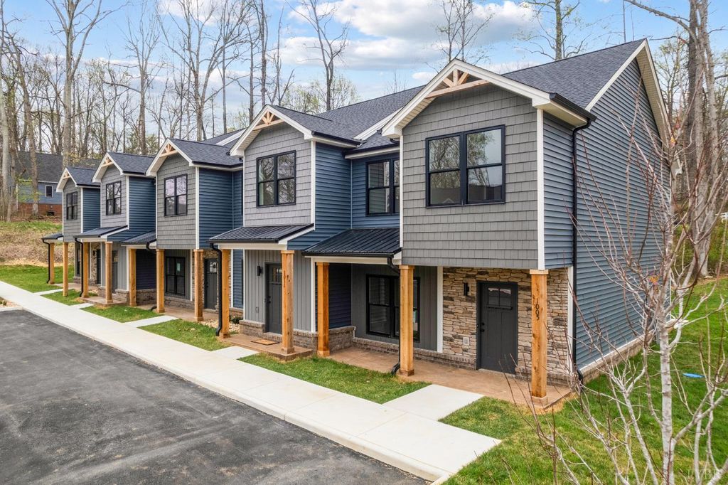 1012 Wythe Drive, Forest, VA 24551