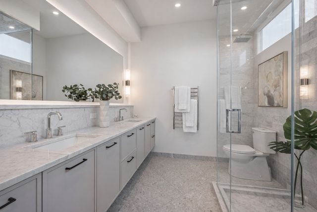 2481 N Milwaukee Avenue 401, Chicago, IL 60647