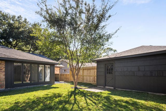 5826 Dumfries Drive, Houston, TX 77096