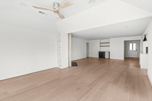 5826 Dumfries Drive, Houston, TX 77096