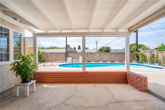 2056 W Random, Anaheim, CA 92804