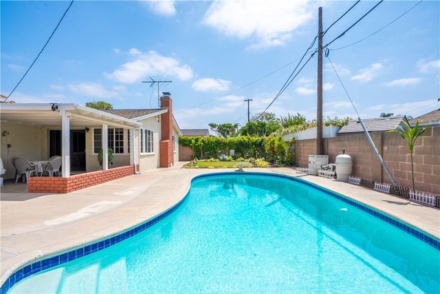 2056 W Random, Anaheim, CA 92804