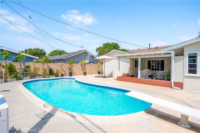 2056 W Random, Anaheim, CA 92804
