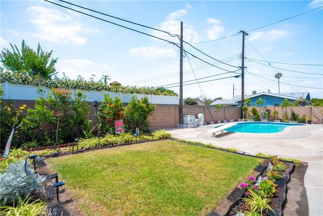 2056 W Random, Anaheim, CA 92804