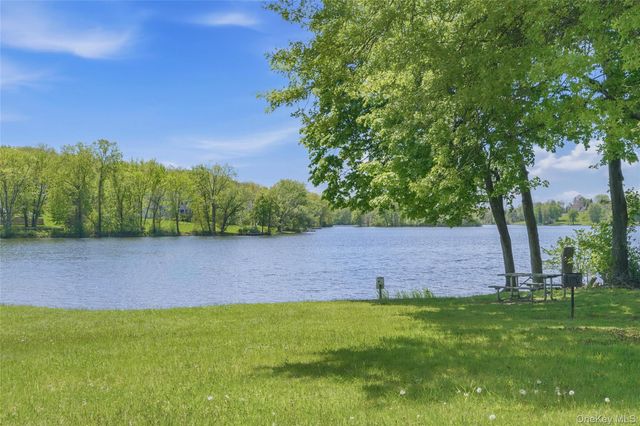 324 Walnut Avenue, New Windsor, NY 12553