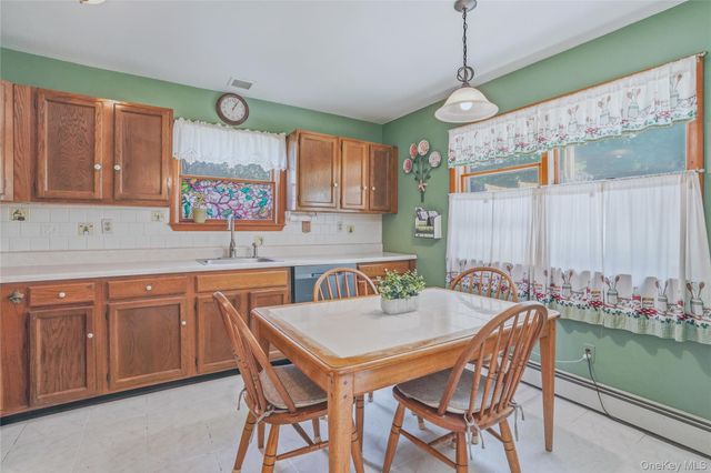 324 Walnut Avenue, New Windsor, NY 12553