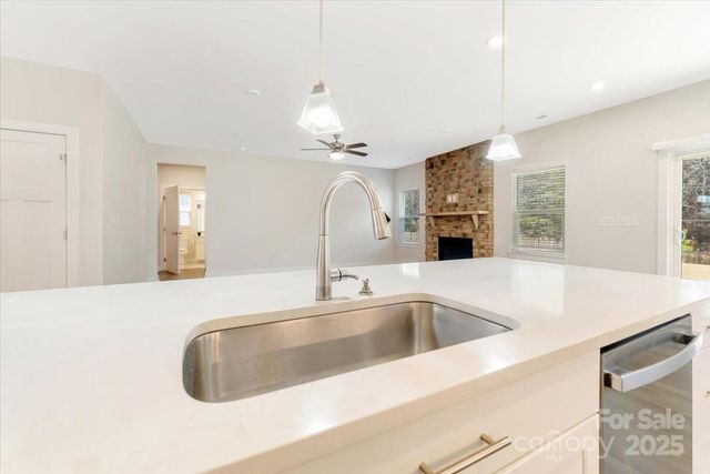 202 Tetcott Street, Mooresville, NC 28115