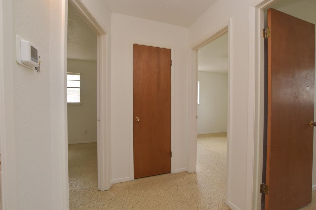 Image 9 of property listing at 814 Stonewall Drive, San Angelo, TX 76905