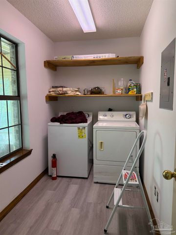 7686 N Hwy 87, Milton, FL 32570