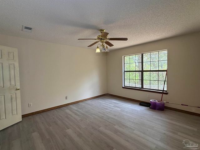 7686 N Hwy 87, Milton, FL 32570