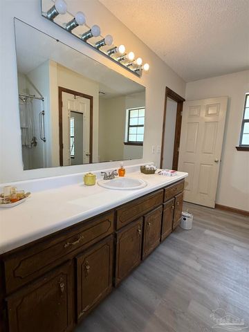 7686 N Hwy 87, Milton, FL 32570