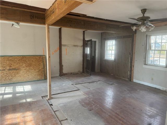 5500 Central Street, Kansas City, MO 64113