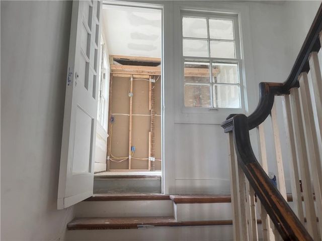 5500 Central Street, Kansas City, MO 64113