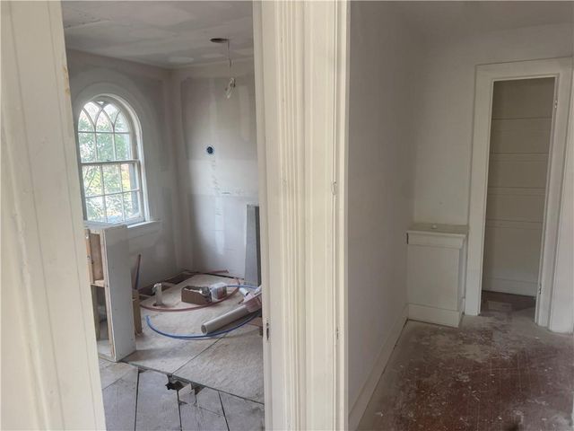 5500 Central Street, Kansas City, MO 64113