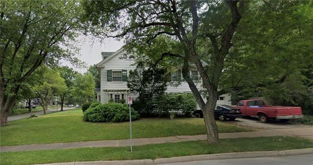 5500 Central Street, Kansas City, MO 64113