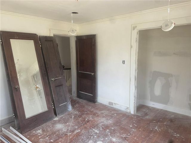 5500 Central Street, Kansas City, MO 64113