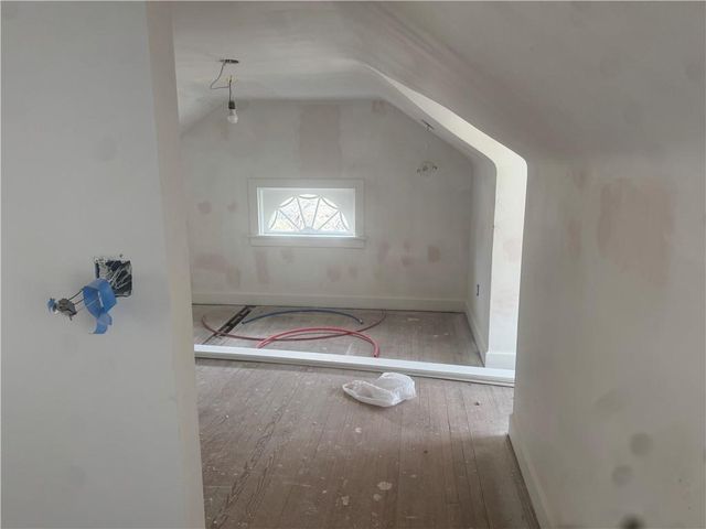 5500 Central Street, Kansas City, MO 64113