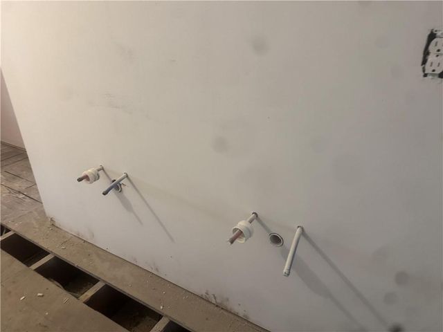 5500 Central Street, Kansas City, MO 64113