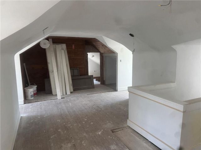 5500 Central Street, Kansas City, MO 64113