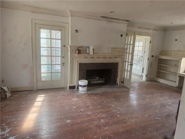 5500 Central Street, Kansas City, MO 64113