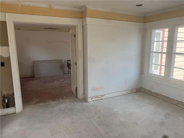 5500 Central Street, Kansas City, MO 64113