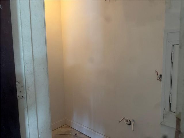 5500 Central Street, Kansas City, MO 64113