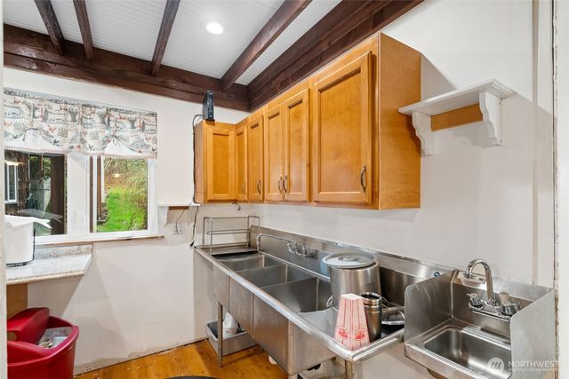 608 W Robert Bush Drive, South Bend, WA 98586