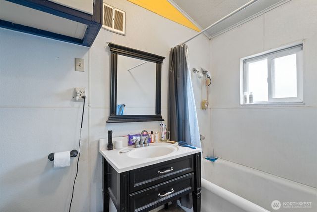 608 W Robert Bush Drive, South Bend, WA 98586