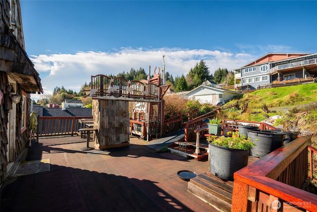 608 W Robert Bush Drive, South Bend, WA 98586