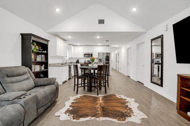 161 Columbia Street, Cleburne, TX 76031