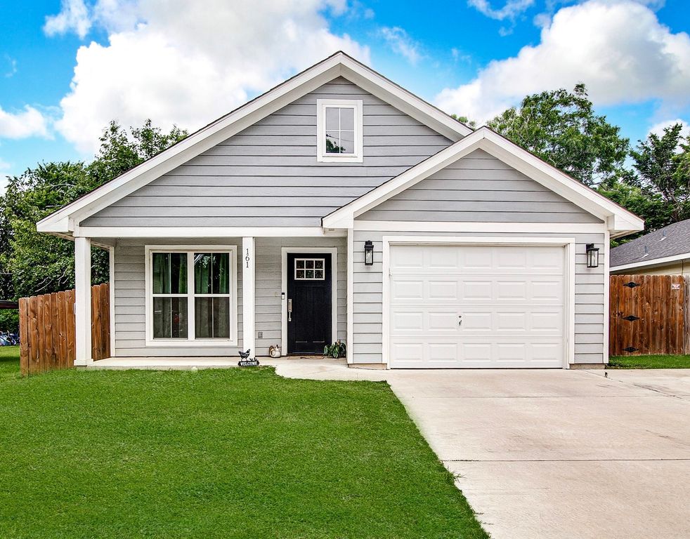161 Columbia Street, Cleburne, TX 76031