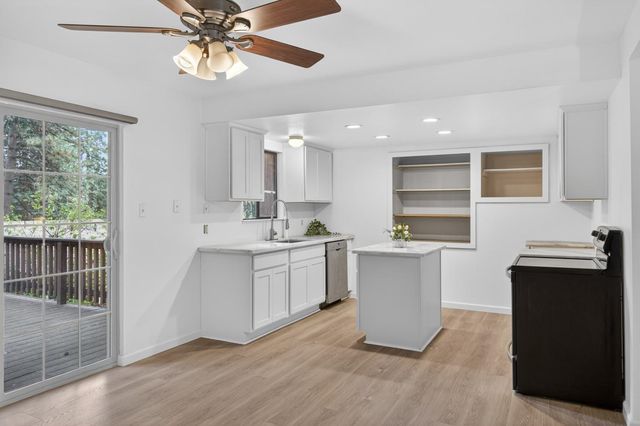 6210 Pine St, Pollock Pines, CA 95726