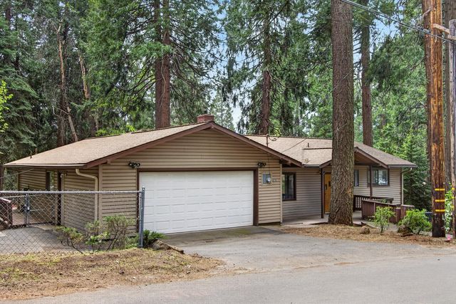 6210 Pine St, Pollock Pines, CA 95726
