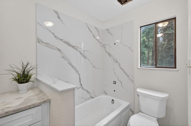 6210 Pine St, Pollock Pines, CA 95726