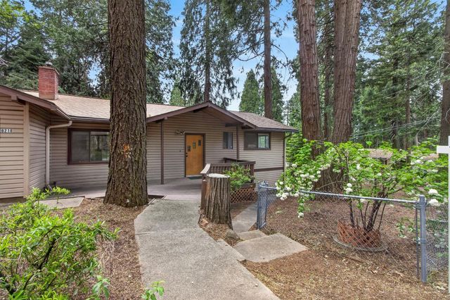 6210 Pine St, Pollock Pines, CA 95726