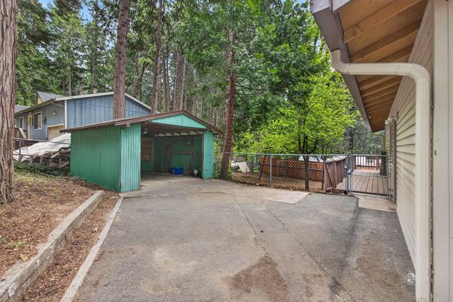 6210 Pine St, Pollock Pines, CA 95726